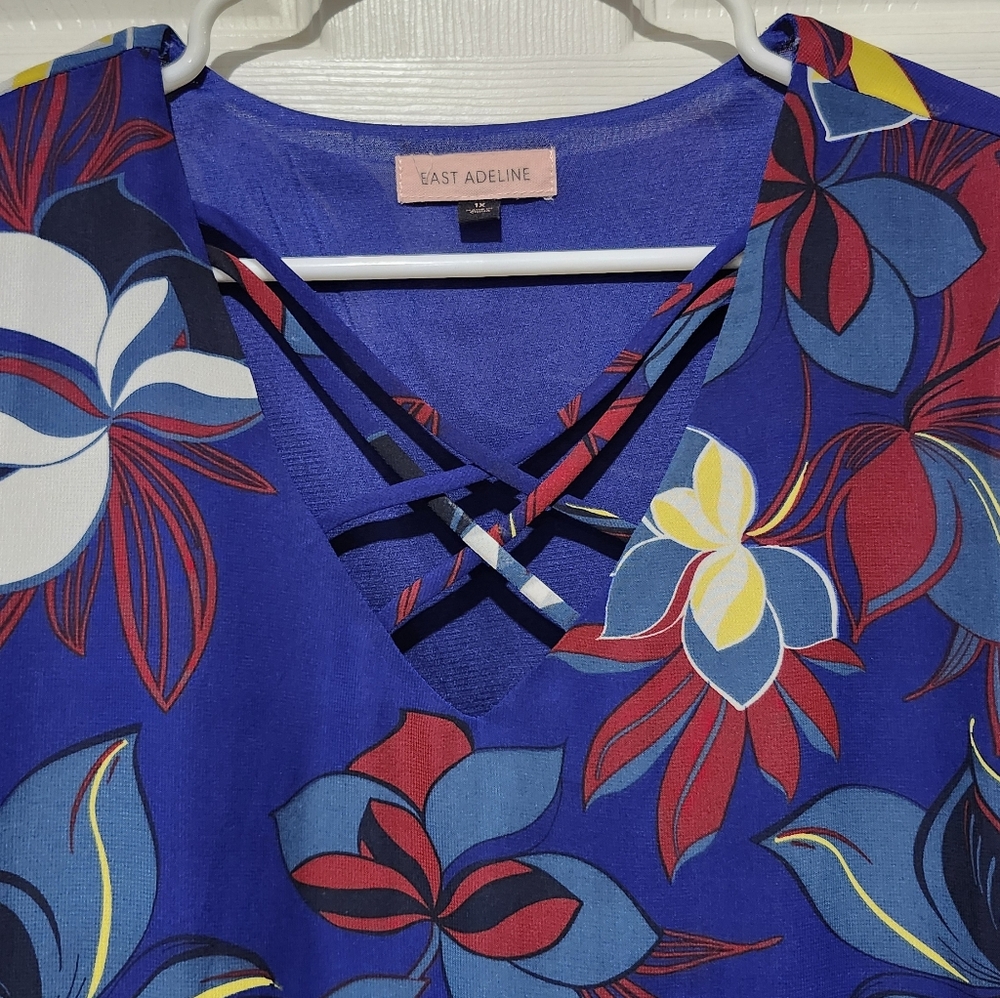 East Adeline Blue Floral Blouse Size 1X - Picture 2 of 7